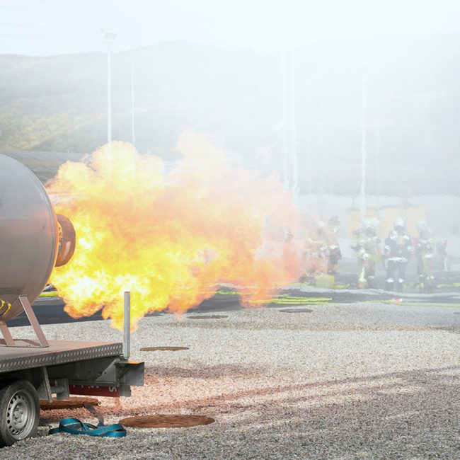 Explosion mit großem Feuerball