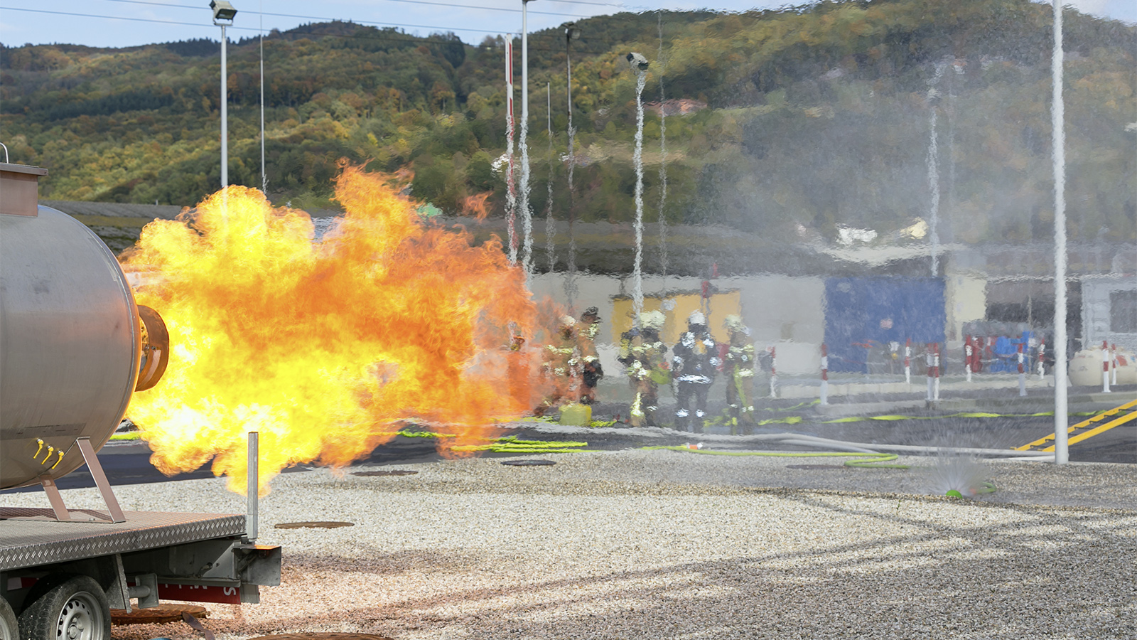 Explosion mit großem Feuerball